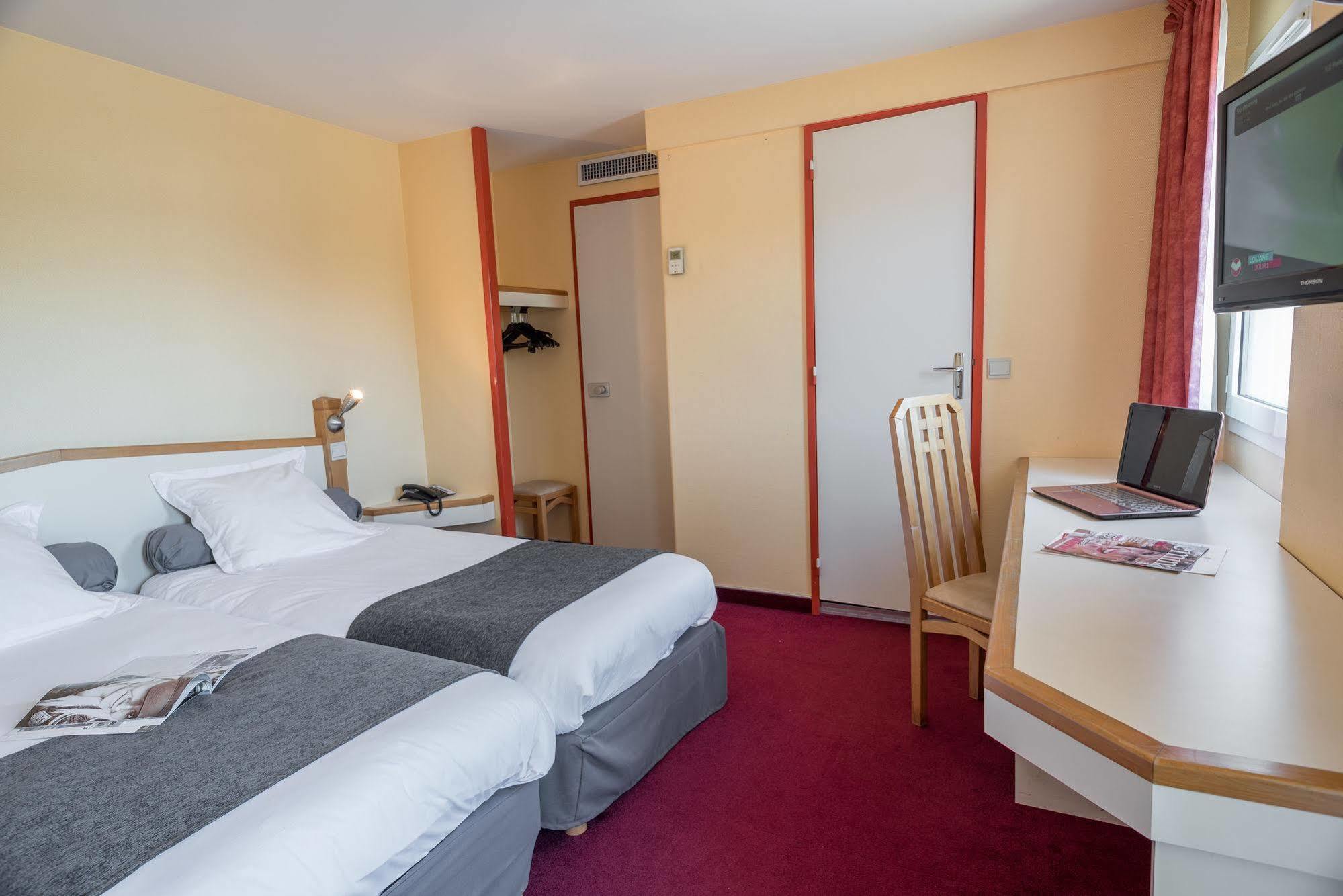 Hotel Les Genets Bayonne Exterior photo